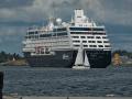 mein Schiff verlässt den Hafen
