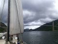 unter der Lysefjord-Brücke durch