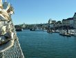 Vor der Zugbrücke in den Hafen